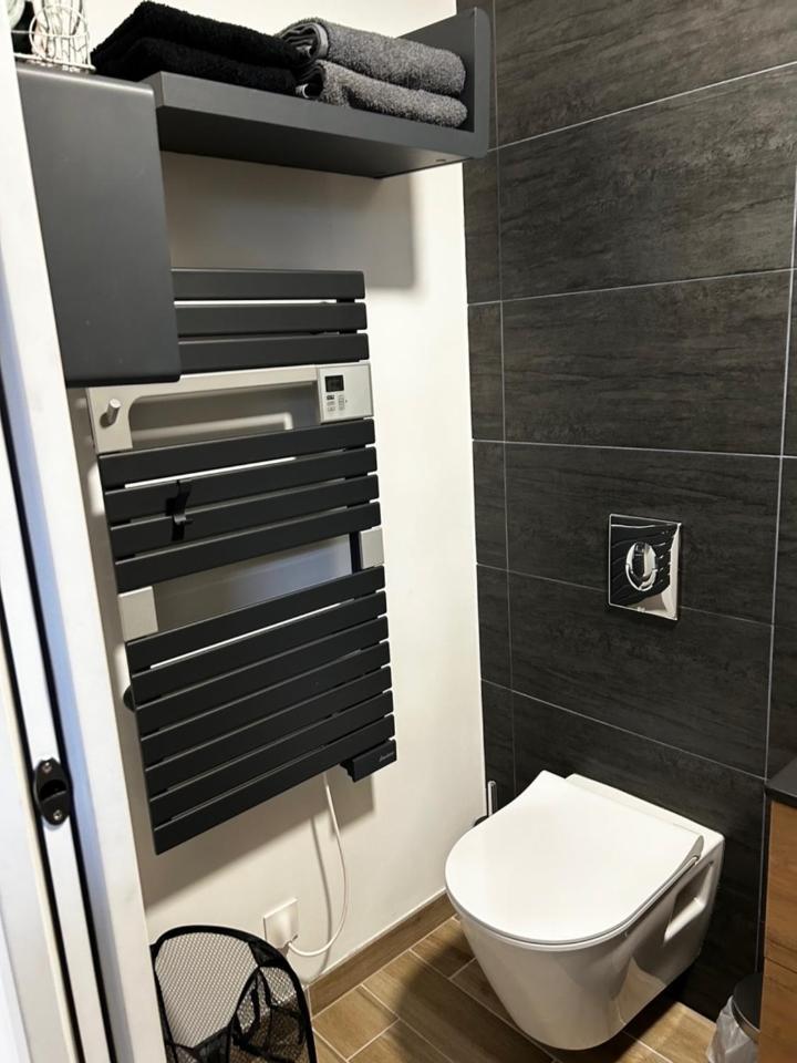 Industriel Loft Neuf Avec Parking Prive Apartment
