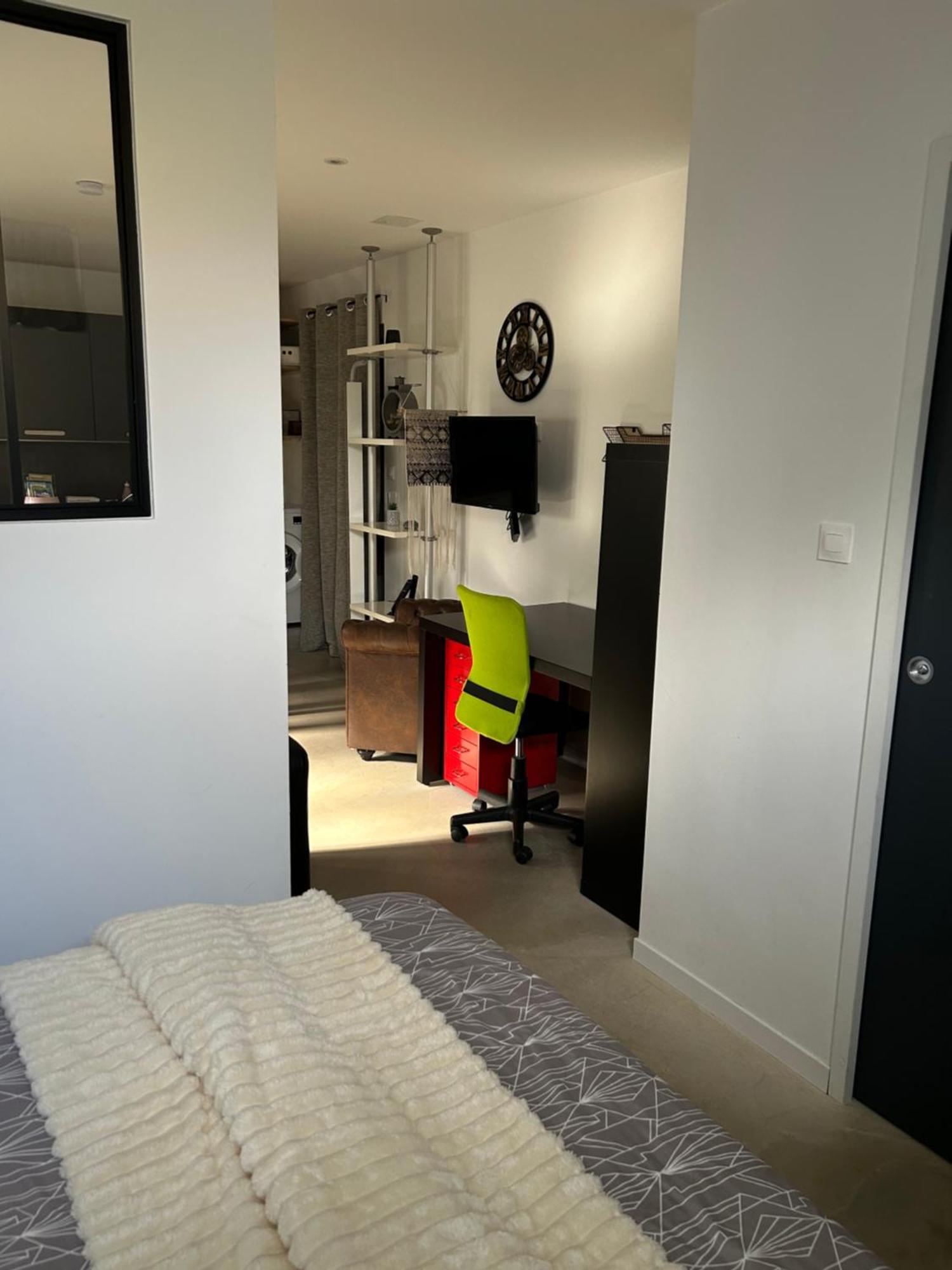 Industriel Loft Neuf Avec Parking Prive